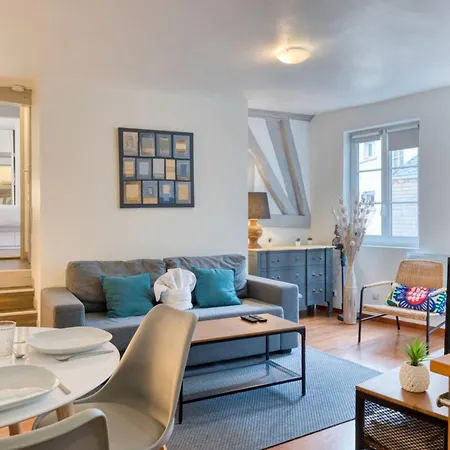 Daisy Un Pres De La Place Du Vieux Marche * Rouen