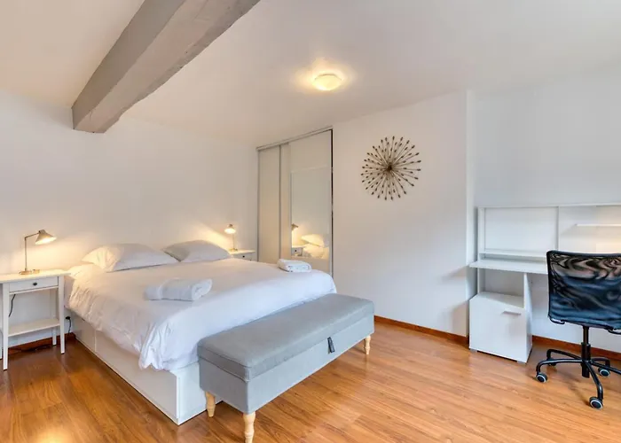 Daisy Un Pres De La Place Du Vieux Marche Апартаменти *