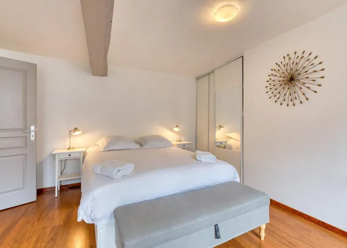 Daisy Un Pres De La Place Du Vieux Marche Apartment